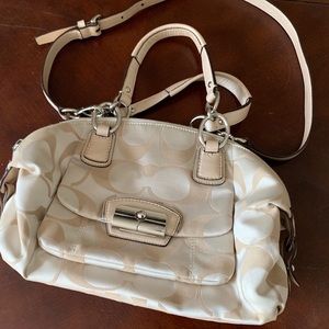 Coach hand/ shoulder bag